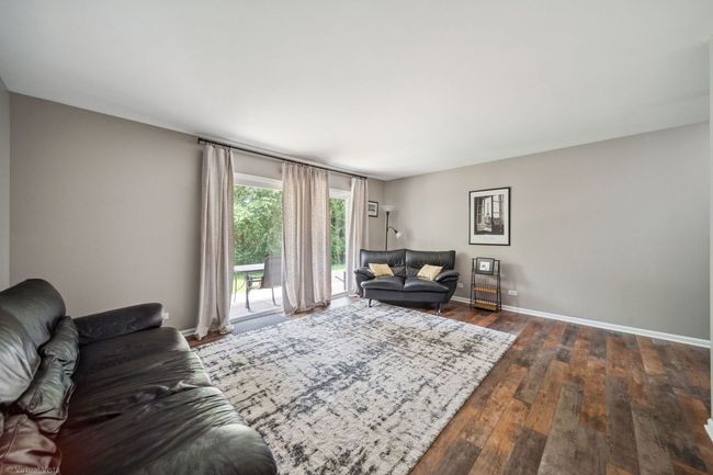 New laminate floor. | Image 25