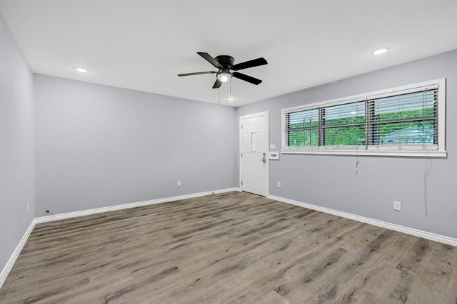 110 W Moore St, House other with 2 bedrooms, 2 bathrooms and null parking in Sherman TX | Image 7