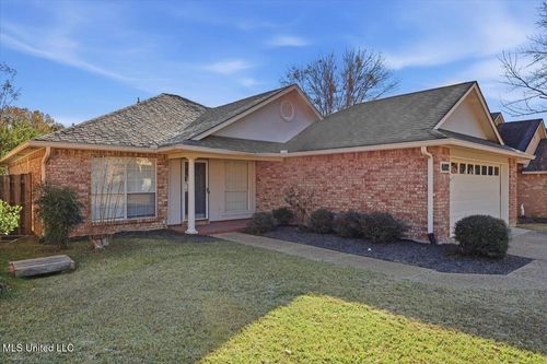 402 Twin Lks N, Clinton, MS, 39056-6157 | Card Image