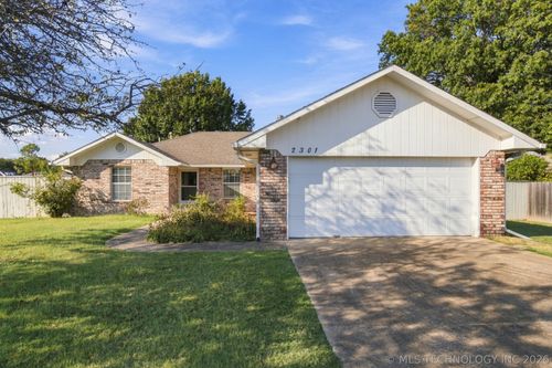 2301 Piney Pt, Okmulgee, OK, 74447-6610 | Card Image