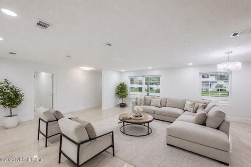 8833 Coventry Ct, Jacksonville, FL, 32257-5208 | Card Image