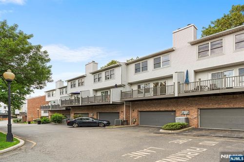 473 Undercliff Ave, Edgewater, NJ, 07020-1282 | Card Image