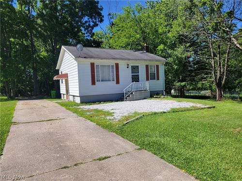 408 Newton St, Tallmadge, OH, 44278-3218 | Card Image