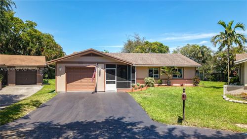 2176 Nova Village Dr, Davie, FL, 33317-7011 | Card Image
