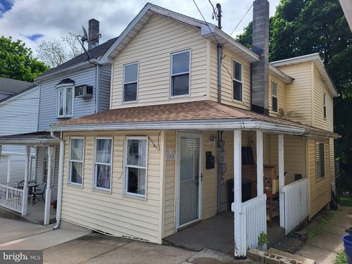 250 Van Gelder St, TAMAQUA, PA, 18252-1815 | Card Image