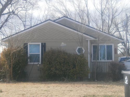 728 E Republic Ave, Salina, KS, 67401-5335 | Card Image