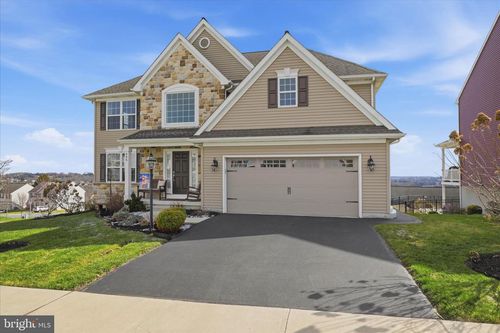 446 Lancer Dr, COLUMBIA, PA, 17512-9735 | Card Image