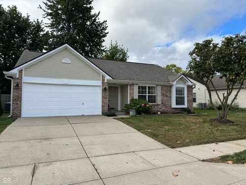 733 Chestnut Ln, Brownsburg, IN, 46112-9283 | Card Image