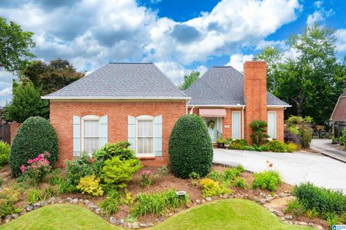 2572 Crossgate Pl, Vestavia Hills, AL, 35216-3115 | Card Image