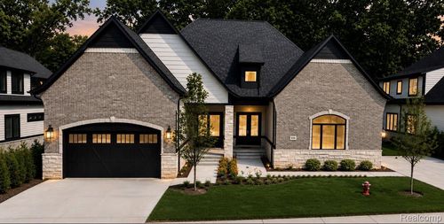 526 Maplehill Rd, Rochester Hills, MI, 48306-4317 | Card Image