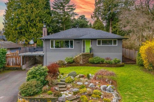 2223 Greylynn Cres, North Vancouver, BC, V7J2X6 | Card Image