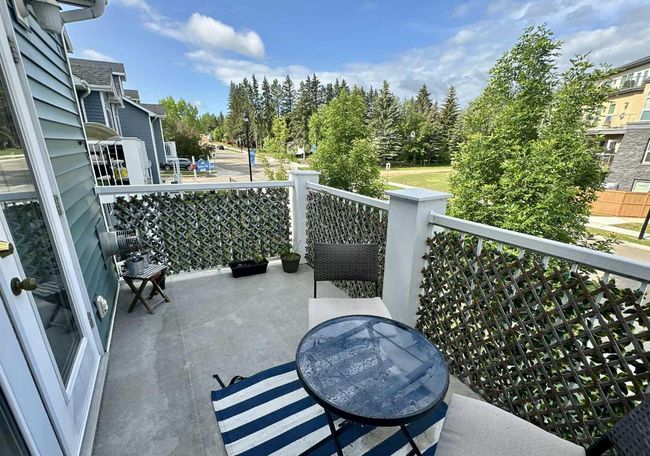 201 - 5220 50 A Avenue, Townhouse with 3 bedrooms, 2 bathrooms and 1 parking in Sylvan Lake AB | Image 6
