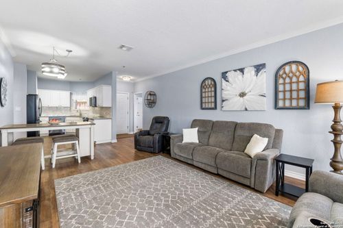 101-20 Tapatio Dr E, Boerne, TX, 78006-9433 | Card Image