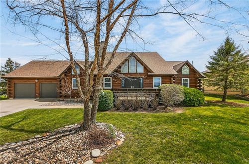 611 N Winnebago Dr, Lake Winnebago, MO, 64034-9419 | Card Image