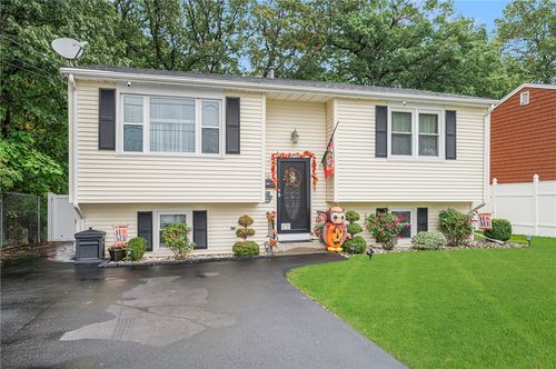 56 Legion Dr, Pawtucket, RI, 02860-3435 | Card Image