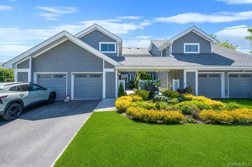 376 Quarry Pond Court, Brookhaven, NY, 11955 | Card Image