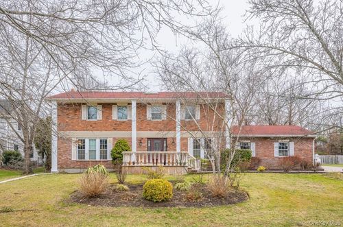 26 Birchdale Ln, Port Washington, NY, 11050-4502 | Card Image