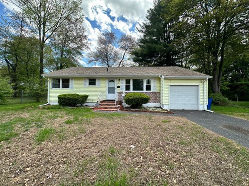 65 Jackson Rd, Bloomfield, CT, 06002-3926 | Card Image