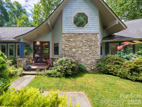 935 Whites Lake Blvd, Saluda, NC, 28773-6767 | Card Image