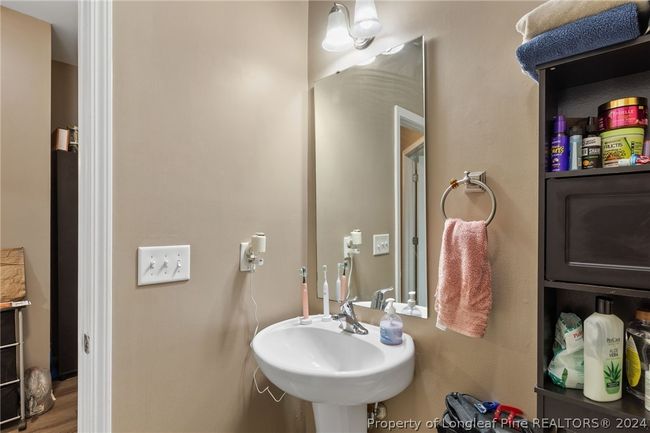 Full Bath downstaris | Image 32