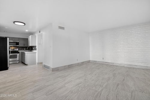 2-2925 N 38th St, Phoenix, AZ, 85018-7025 | Card Image