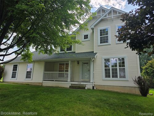 14388 Oak Leaf Trl, Linden, MI, 48451-8635 | Card Image