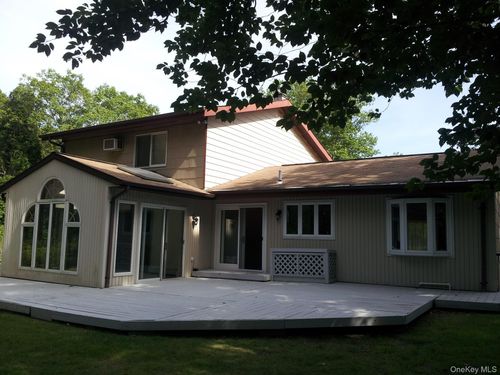 5 Carry Ct, South Setauket, NY, 11720-1257 | Card Image