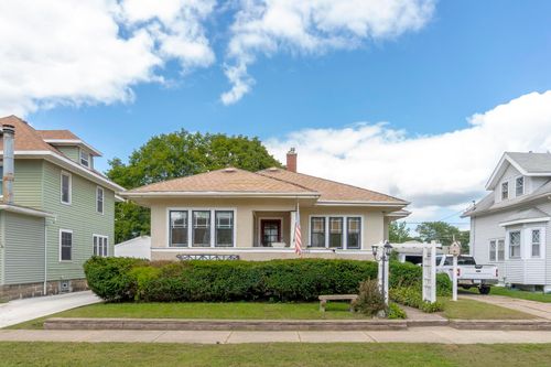 2006 W 3rd St, Waterloo, IA, 50701-2904 | Card Image