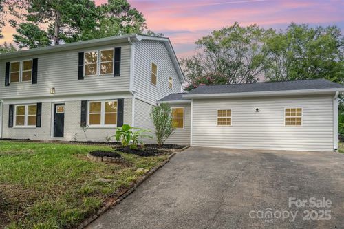 5813 Allenstown Dr, Charlotte, NC, 28215-2301 | Card Image