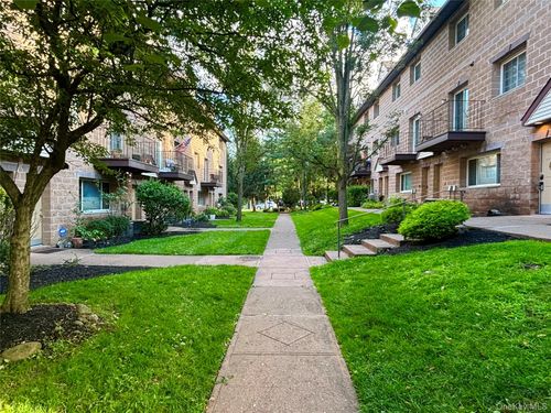 23 Klint Ct, Nanuet, NY, 10954-5939 | Card Image