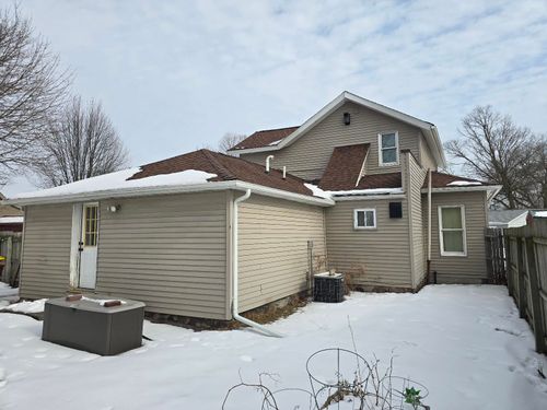 216 S Chapman St, Chesaning, MI, 48616-1302 | Card Image