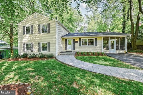 2241 Senseney Ln, Falls Church, VA, 22043-3117 | Card Image