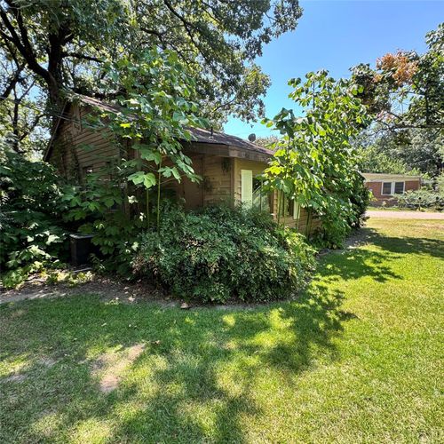 203 Roosevelt Road, Hooks, TX, 75561 | Card Image