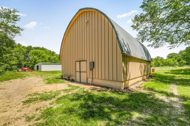Barn with loft + power | Image 24