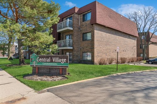 apt-a4-611 W Central Rd, Mount Prospect, IL, 60056-2355 | Card Image
