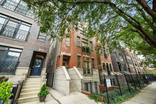 3-2930 Damen Ave, Chicago, IL, 60618-8439 | Card Image