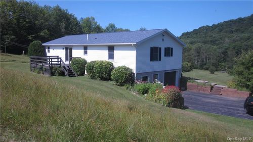 989 Lenape Lake Rd, Livingston Manor, NY, 12758-7712 | Card Image