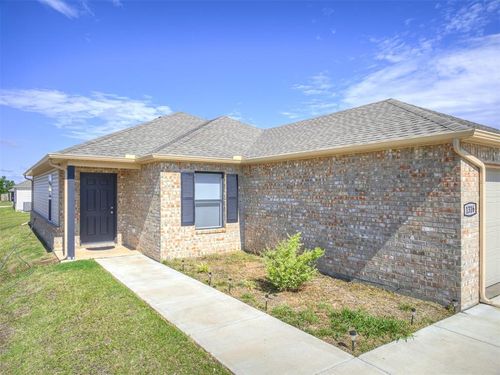 1316 Chuck Wagon Drive, El Reno, OK, 73036 | Card Image