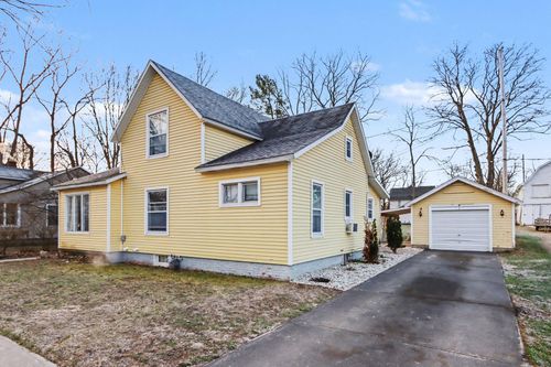 161 North St, Allegan, MI, 49010-1136 | Card Image