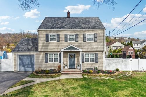 525 Ramapo Ave, Pompton Lakes, NJ, 07442-1408 | Card Image