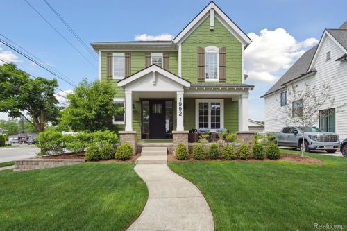 1992 Shipman Blvd, Birmingham, MI, 48009-4132 | Card Image