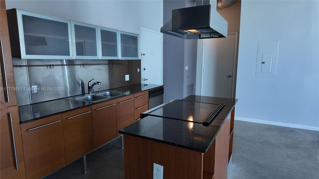 APT-610 - 10 Sw South River Dr, Condo with 2 bedrooms, 2 bathrooms and null parking in Miami FL | Image 29