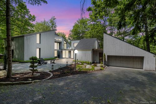 19-21 Lincoln Ter, Middletown, NY, 10940-4603 | Card Image