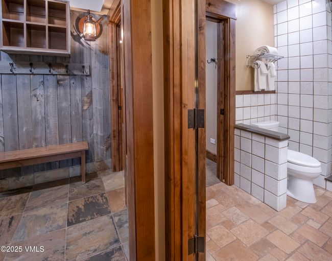 215216 - 684 W Lionshead Cir, Condo with 2 bedrooms, 2 bathrooms and null parking in Vail CO | Image 9