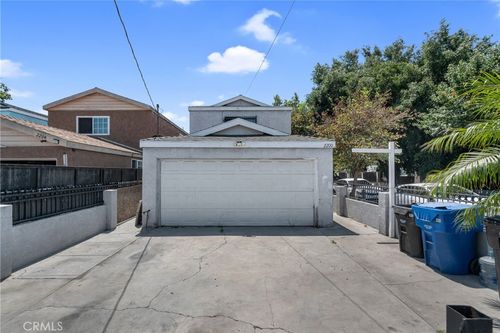 2200 E 105th St, LOS ANGELES, CA, 90002 | Card Image