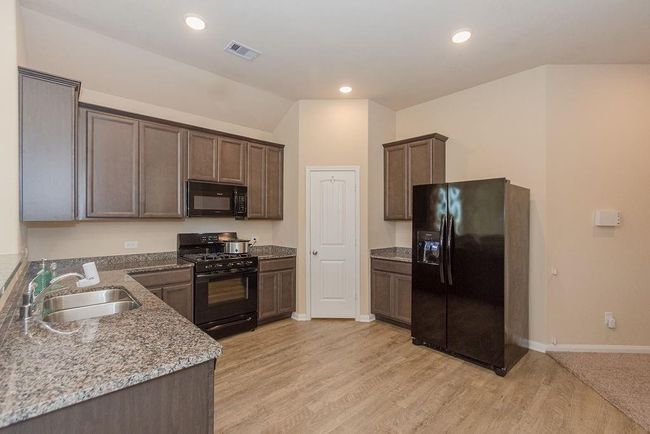 14657 E Pine Heart Dr, House other with 3 bedrooms, 2 bathrooms and 2 parking in Conroe TX | Image 5