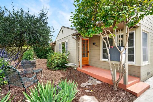 2022 Augustan Ave, Santa Rosa, CA, 95404-3241 | Card Image
