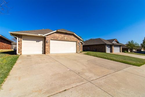 1808 January Place, Moore, OK, 73160 | Card Image