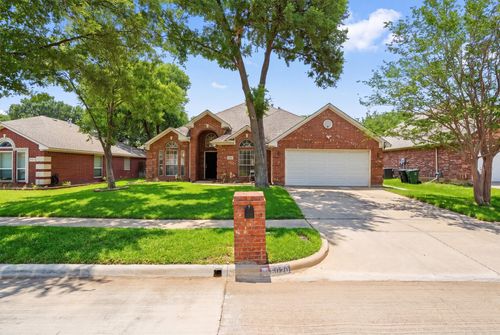 6020 Fannin Dr, Arlington, TX, 76001-5691 | Card Image