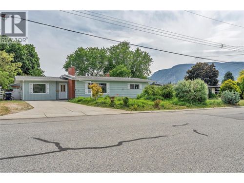 146 Mcculloch Dr, Penticton, BC, V2A3P7 | Card Image
